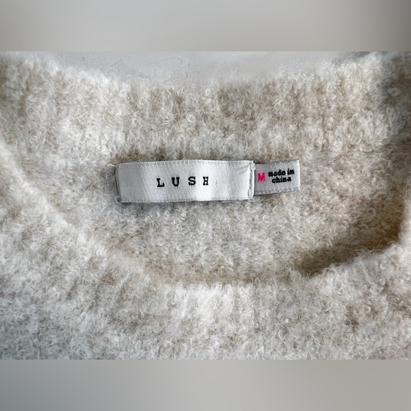 LUSH Cream Balloon Sleeve Sweater Women’s Small soft puff shoulder Crewneck - Picture 6 of 13